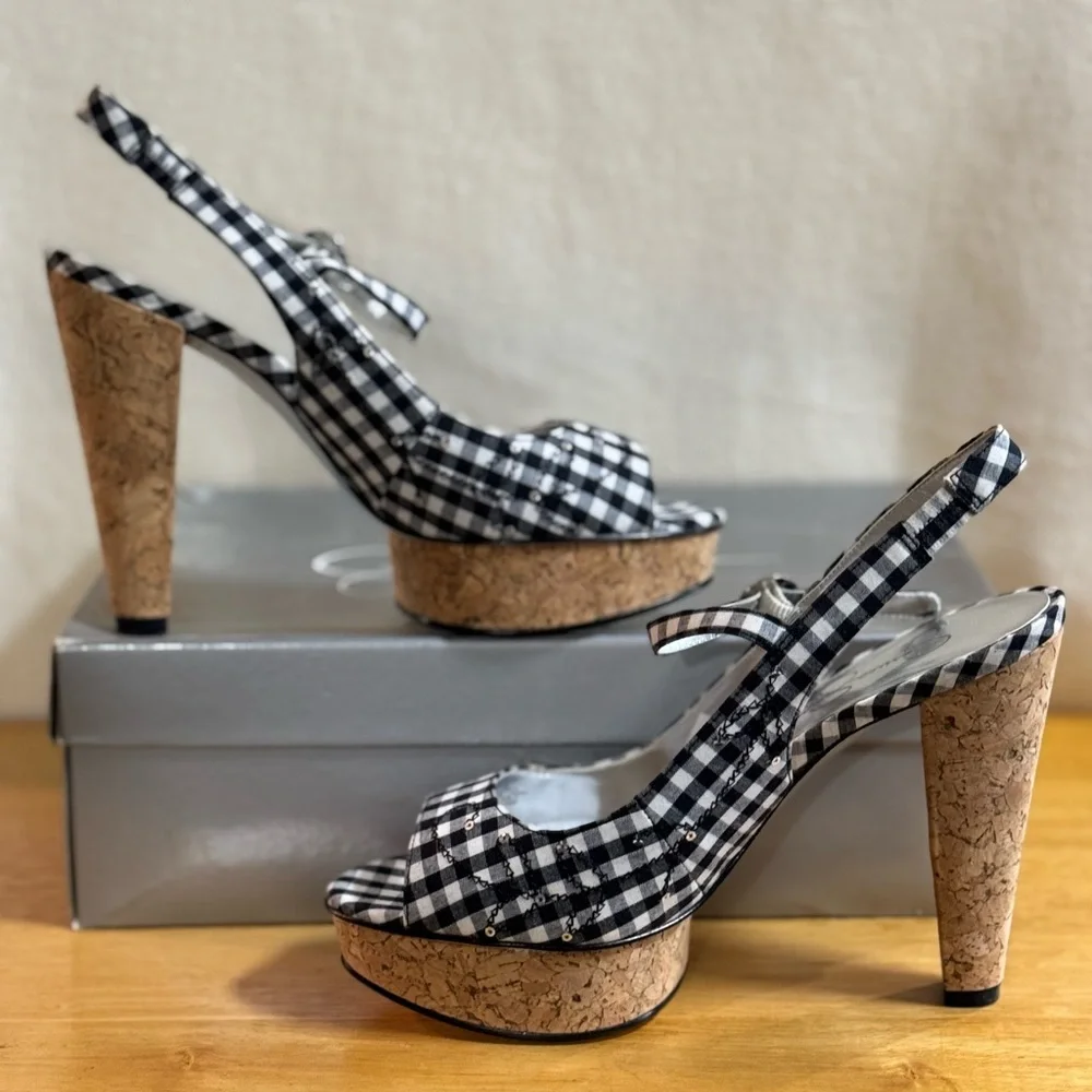 Black & White Gingham Print, Sling Back, Sequenced, Platform Heels ~ Size 7.5 🖤🤍